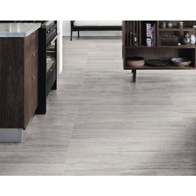 Marble effect porcelain stoneware for classic and charming floors